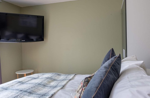 Dickens suite close 15min from Gatwick