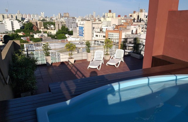 Digital Nomads or Suitable for Couples