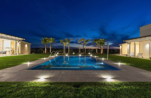 "DIMORA FRASCHI" - 1 exclusive holiday home in a residence with swimming pool