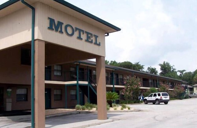 Dinner Bell Motel