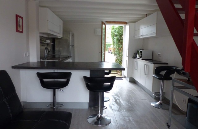 Direct access beach house T3, secure hamlet, ideal for families and golfers