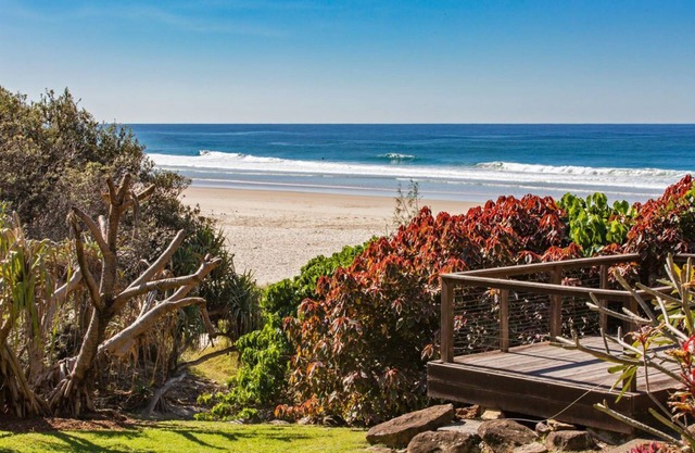 DIRECT BEACH ACCESS – 3 BED APART - CABARITA BEACH