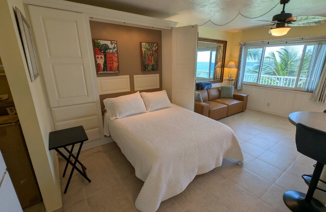 Direct Oceanfront Escape with Spectacular Views!