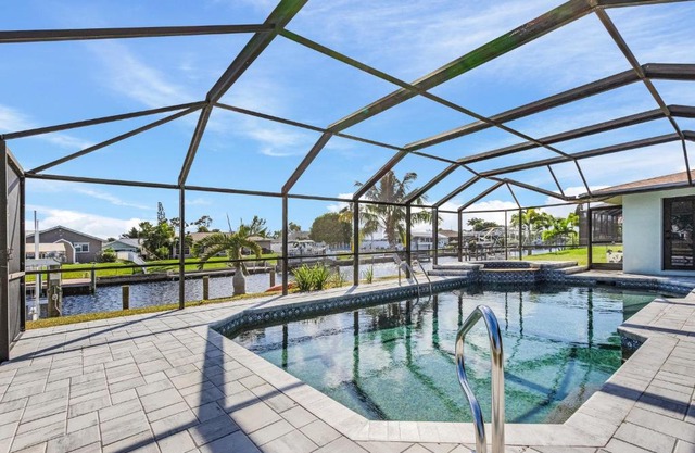 Direct Sailboat Access & Southern Exposure Heated Pool - Villa Coconut Hideaway - Roelens