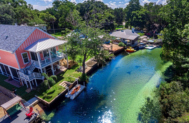 DIRECT WEEKI WACHEE RIVERFRONT! KEY WEST PARADISE!
