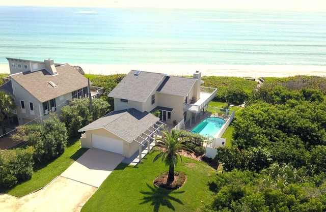 DIRECTLY ON MELBOURNE BEACH Secluded Oceanfront House Private Beach Private Pool