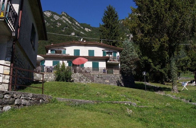 Directly on the lake with terrace and two bedrooms