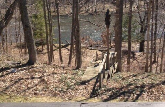 Directly on the Salmon River! Location, location, location!