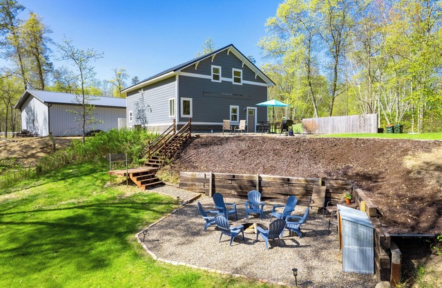 Discover a Hidden Gem! Modern Crosslake Cabin for Groups