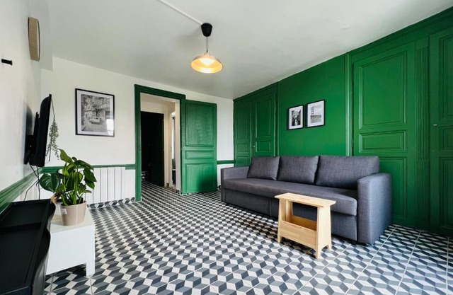 DnN - Retro 1BR, center Thiers - free wifi and parking - near Vichy, Clermont, Lyon