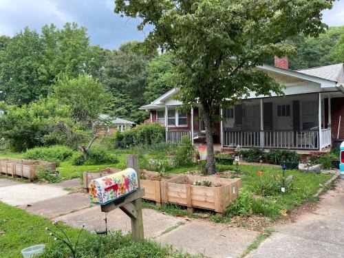Dog Friendly 1 bd 1 ba near Airport and Marta