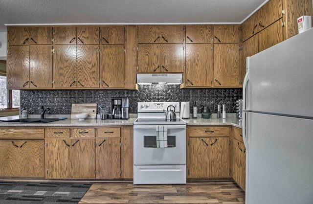 Dog-friendly Crosby Home w/Bike Storage!