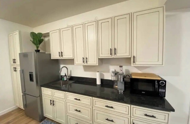 Dog-friendly E Wenatchee studio