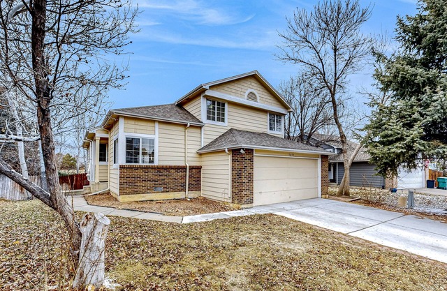 Dog-friendly home in a quiet neighborhood with sauna, balcony, W/D, & AC