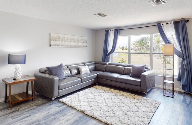 Dog-friendly home with lake views, Ping-Pong, air hockey, streaming, W/D, & AC