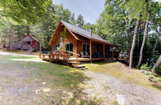 Dog-Friendly Lakefront Log Cabin with Peaceful Atmosphere, Dock & Boat Launch
