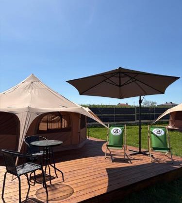 Dolina Królów Czersk glamping pole namiotowe