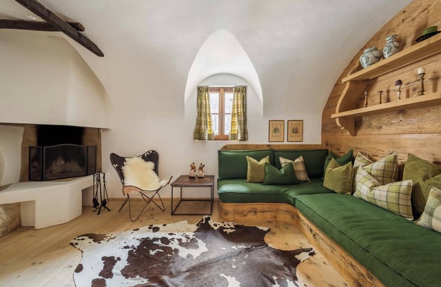 Dolomites Dream: Entire Exquisite Luxury Chalet in Cortina d'Ampezzo