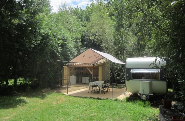 Domaine Les Philiberts (Gîtes et camping)