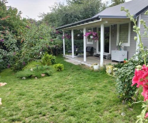 Domek nad jeziorem, a morze w gratisie