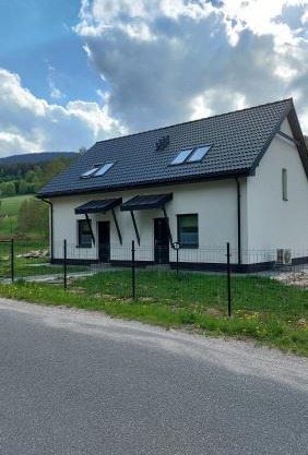 Domek nad potokiem