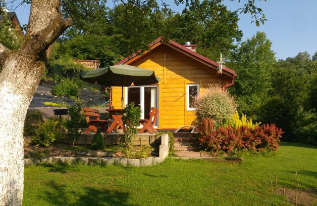 Domek w bieszczadzkim sadzie Solina