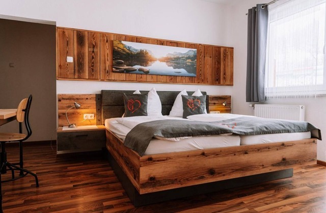 Doppelzimmer, Dusche, WC, Deluxe mit Frühstück - Gasthof Familie Gruber