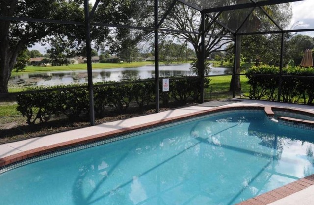 Dorrington · Lake Home With Swimming Pool. Super Clean