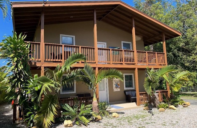 Dos Amigos Beach House Upscale Unit, with beach access, central to everything