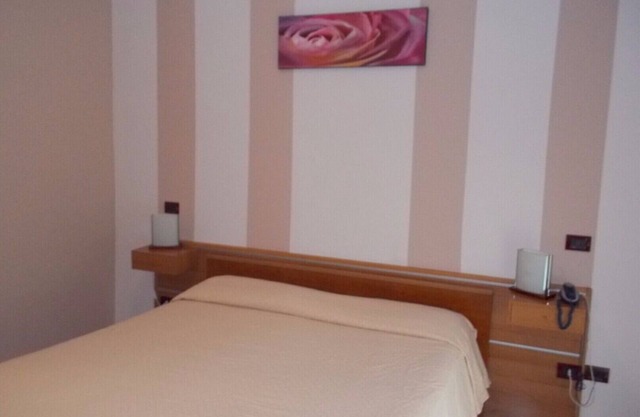 DOUBLE PARTENIUM ROOM - ROYAL HOTEL