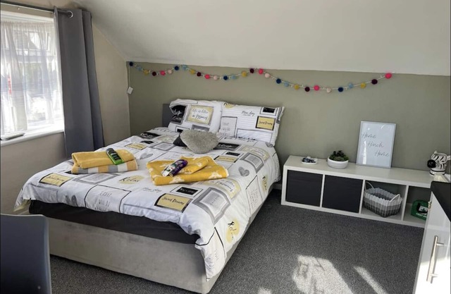 Double room with a small kitchen
