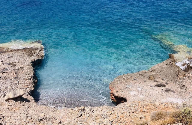 Double villas w/heated infinity pool, jacuzzi & stunning views over Tholos bay.