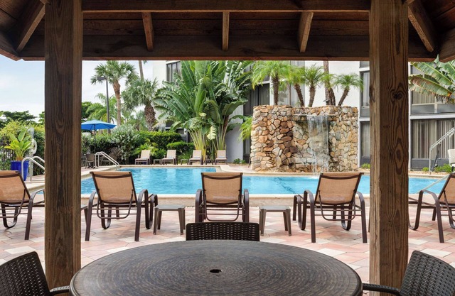 Doubletree by Hilton Fort Myers at Bell Tower Shops