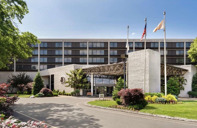 DoubleTree by Hilton Hotel & Executive Meeting Center Somerset