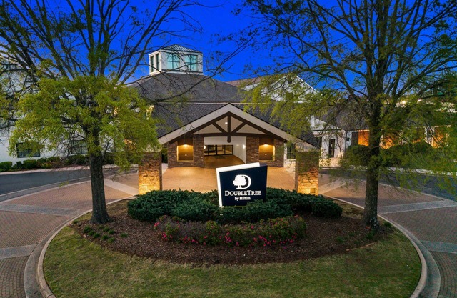DoubleTree Suites by Hilton Hotel Huntsville South