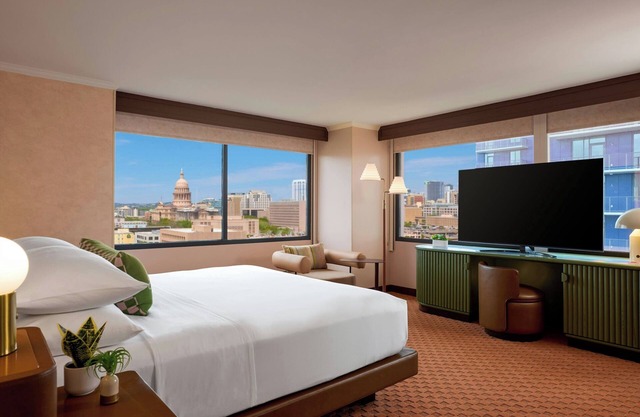 Downright Austin, A Renaissance Hotel