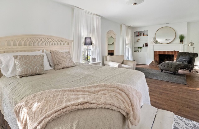 Downtown Berlin Home w Historic Charm Dog Friendly Home