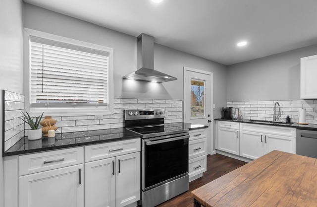 Downtown Charm: 2 BR Retreat, #6
