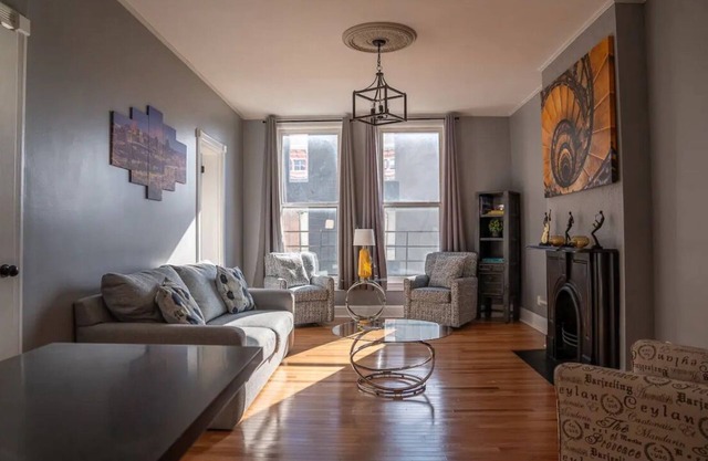 Downtown Cincinnati Elegant & Comfortable 2-Bedroom City Retreat
