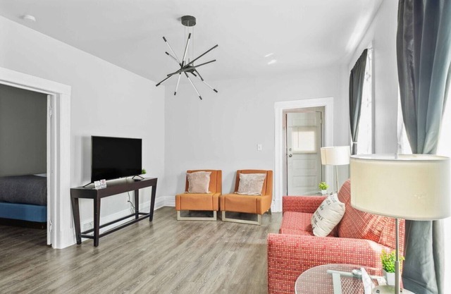 Downtown Detroit Gem – 3 Bedrooms and Culture!