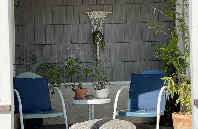 Downtown Eclectic Bungalow