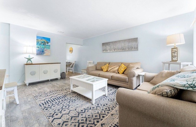 Downtown Escape! All new! Cute Villa in Sarasota!