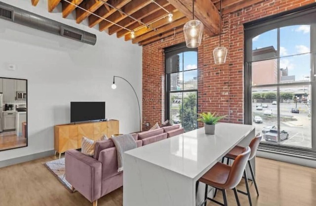 Downtown Loft on Riverfront Next to Arch & Convention Center