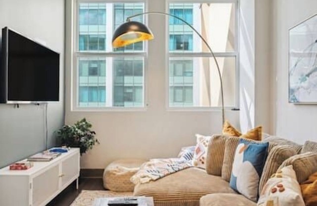 Downtown Mich Ave #7| Park View Penthouse +gym