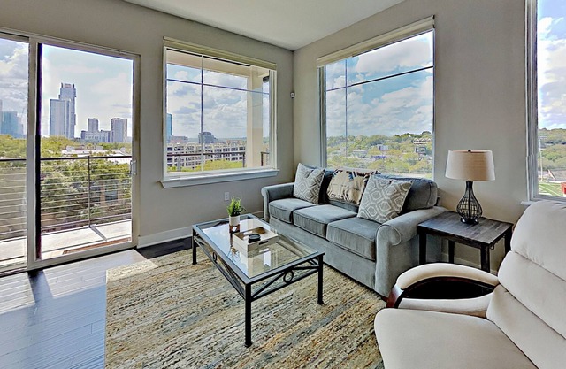 Downtown Penthouse with Skyline Views, Walkable Locale