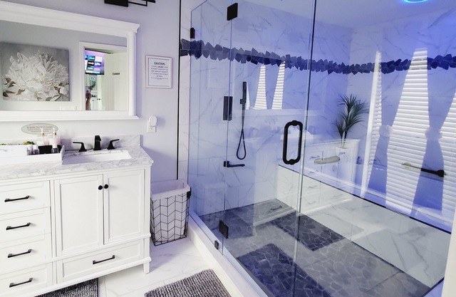Dream rooms Private Suit Entry by State park, beaches, springs & more!