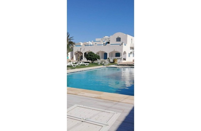 Dream villa in Djerba (12 pers max = two apartments)