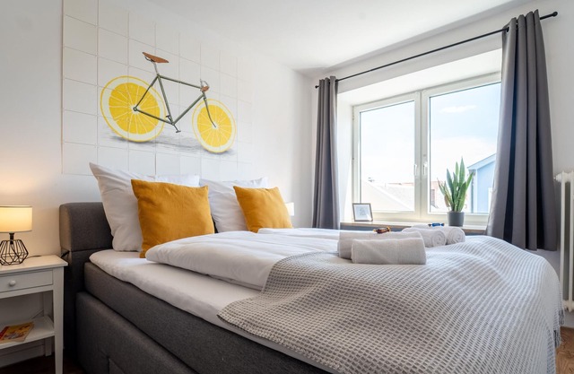 dreamcation - lemon theme|old town|2br|kitchen