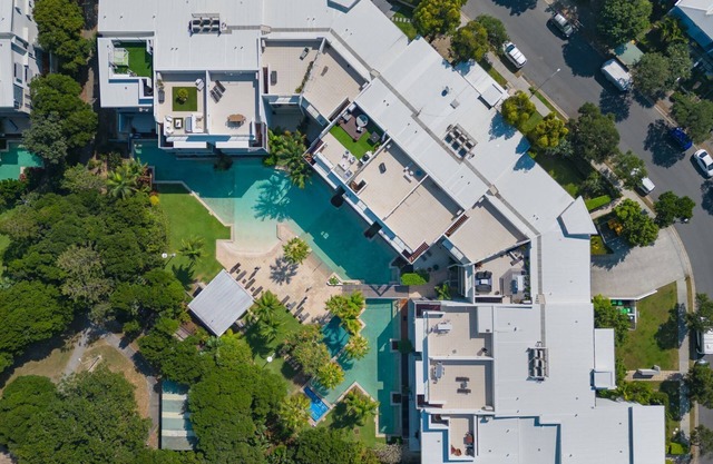 Drift North 42 with Resort Pool