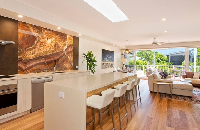 Drifters Unit 4 - River views at tastefully decorated unit